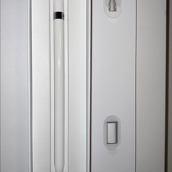 iPad 7th Generation 128GB Space Gray - Picture 6 of 10